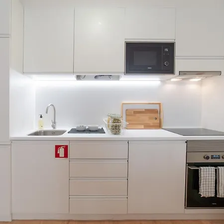 Monsanto Hill House - No. 565 R/c D Apartment