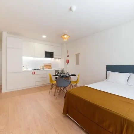 Monsanto Hill House - No. 565 R/c D Apartment